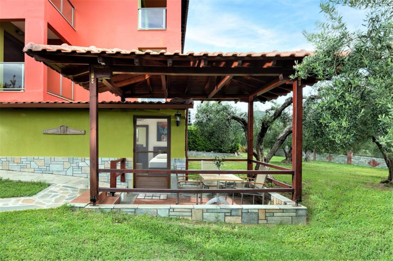 Sunday Resort Gerakini Exterior foto