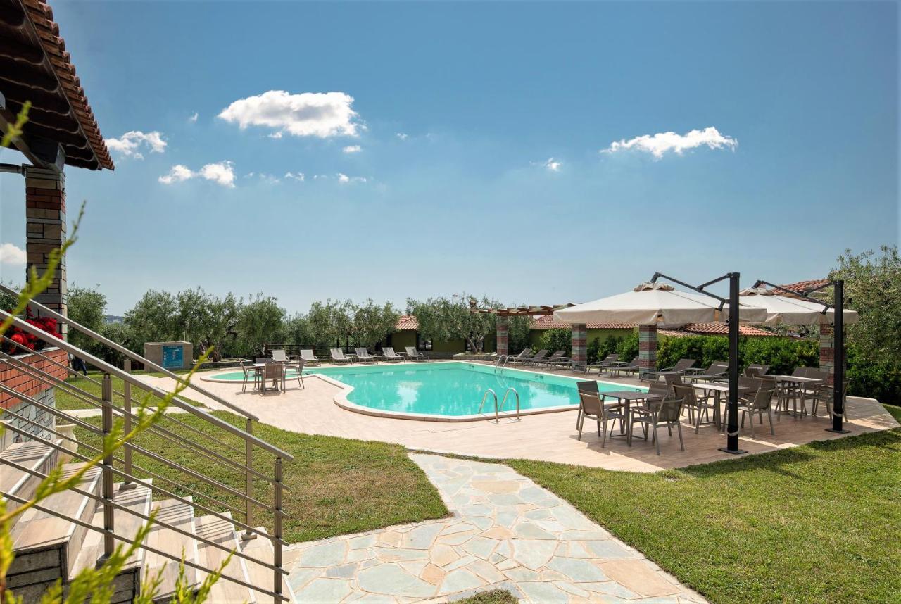 Sunday Resort Gerakini Exterior foto