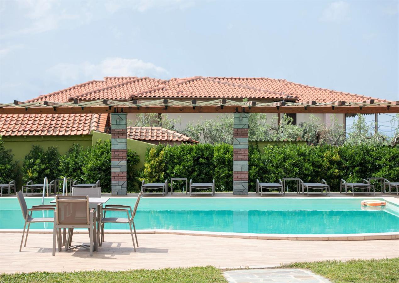 Sunday Resort Gerakini Exterior foto
