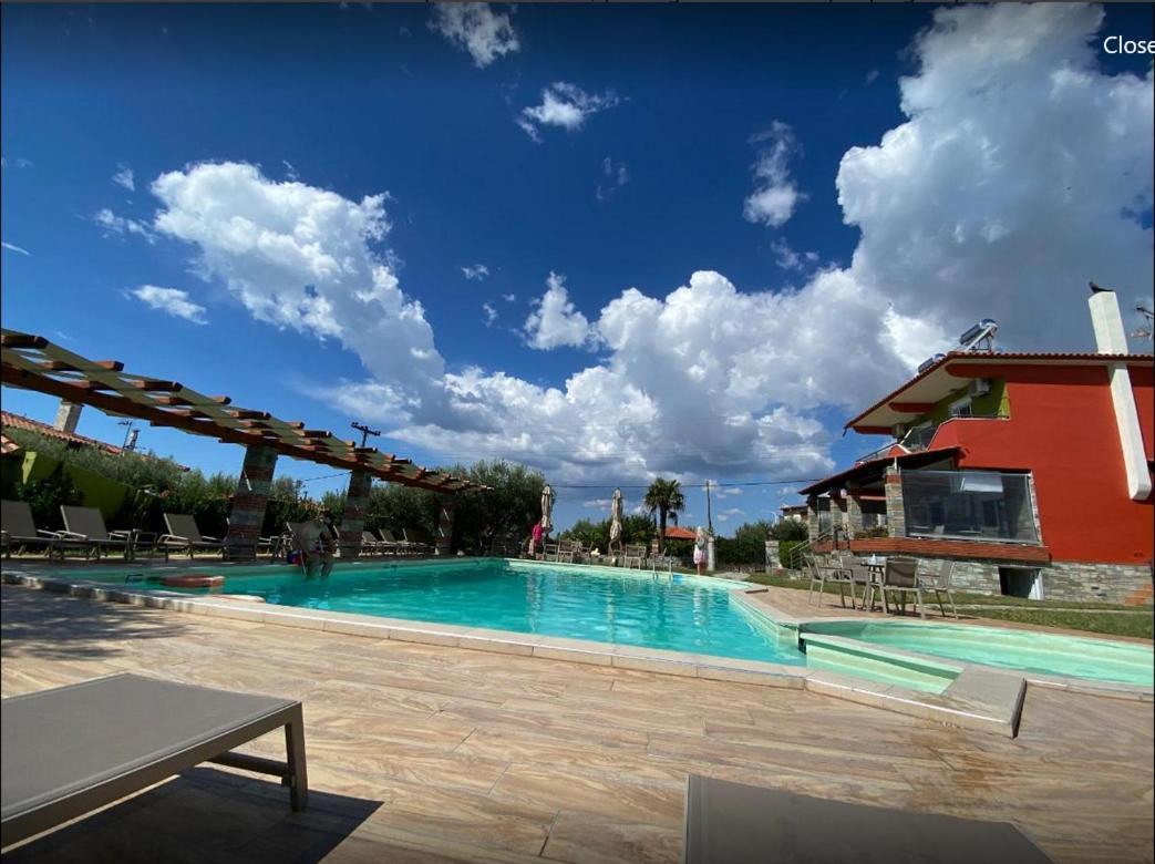 Sunday Resort Gerakini Exterior foto