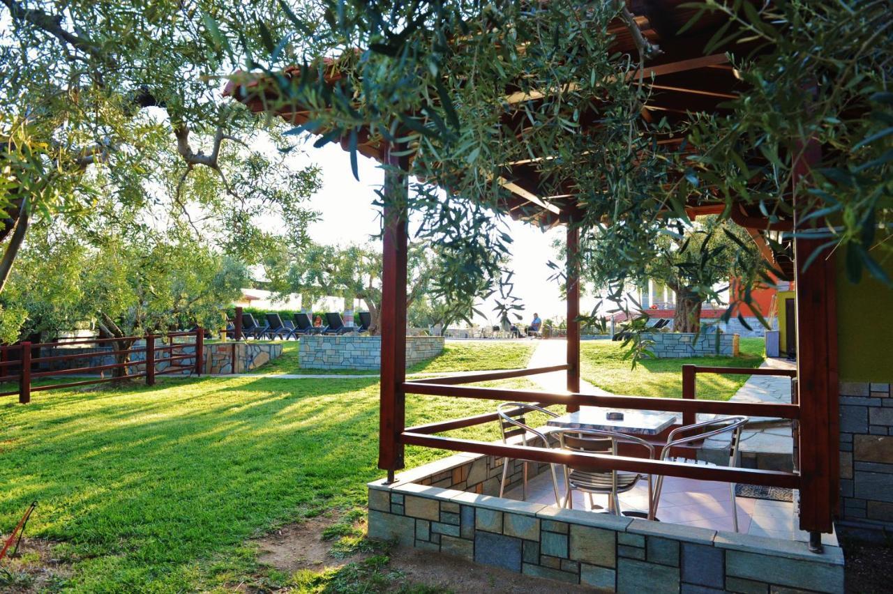 Sunday Resort Gerakini Exterior foto